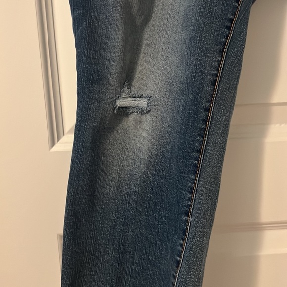 Code Bleu distressed Capri 18W raw hem stone wash casual plus size slimmer fit - Picture 2 of 10